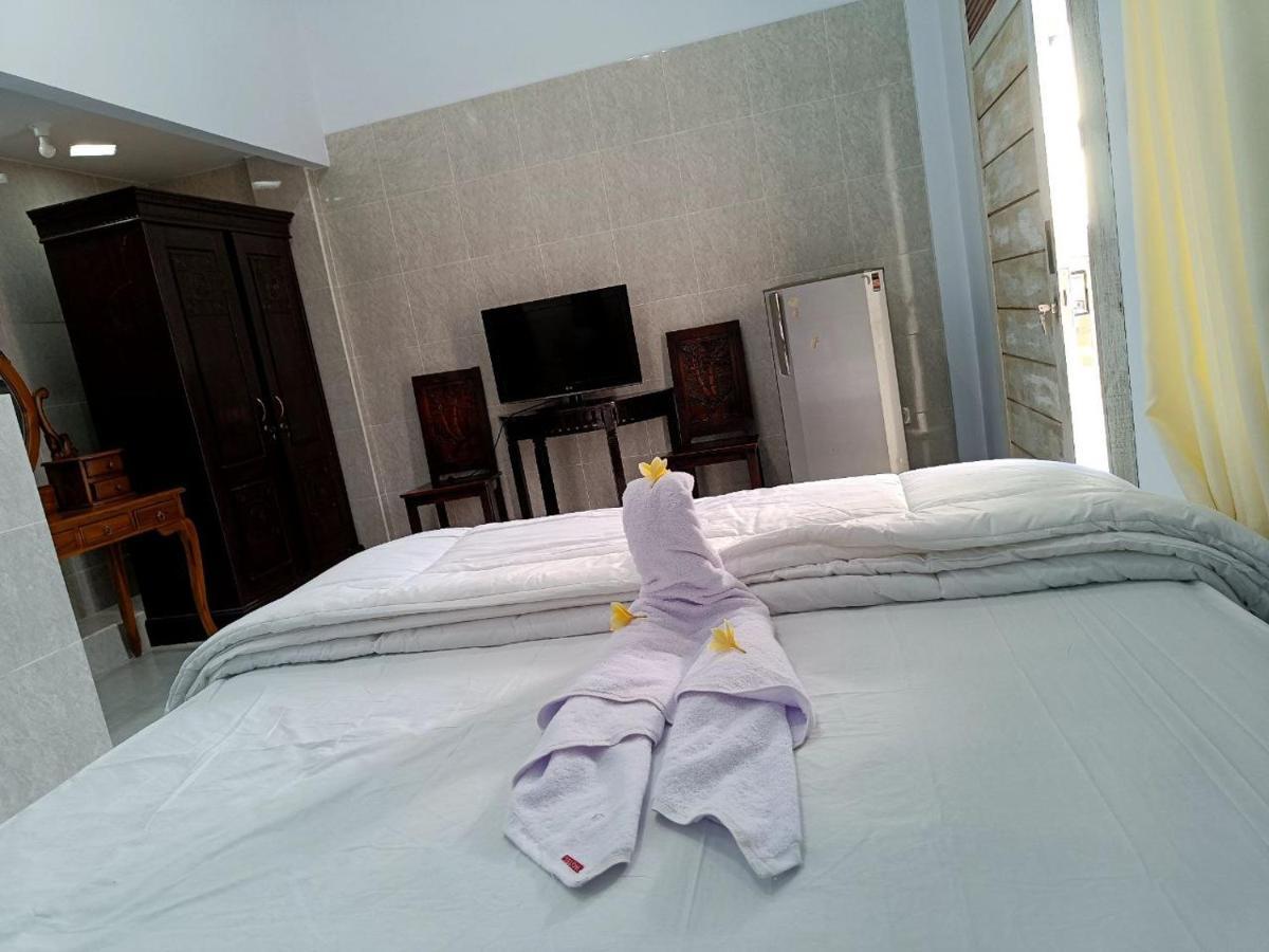 Roy Guest House Canggu Exteriör bild